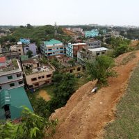 সিলেটে ঝুঁকিপূর্ণ টিলায় বাস করে ১০ হাজার মানুষ
