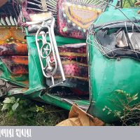 টাঙ্গাইলে বাস-অটোরিকশা মুখোমুখি, ঝরল তিন প্রাণ