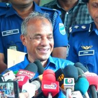আমরা চেষ্টা করে যাচ্ছি যেন সবাইকে ভালো রাখতে পারি: স্বরাষ্ট্র উপদেষ্টা