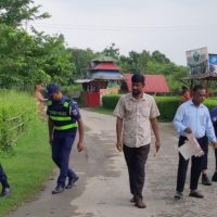 গাজীপুর সাফারি পার্কে পরিচ্ছন্নতা অভিযান চালিয়েছে গাজীপুর ট্যুরিস্ট পুলিশ। ছবি: সারাবেলার খবর
