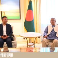 প্রধান উপদেষ্টাকে জন্মদিনে কেক ও ফুল পাঠিয়ে তারেক রহমানের শুভেচ্ছা