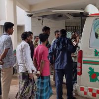 ডাকাতের হামলায় অটোরিকশাচালকের মৃত্যু, গণপিটুনিতে ডাকাতদলের সদস্য নিহত। ছবি: সারাবেলার খবর